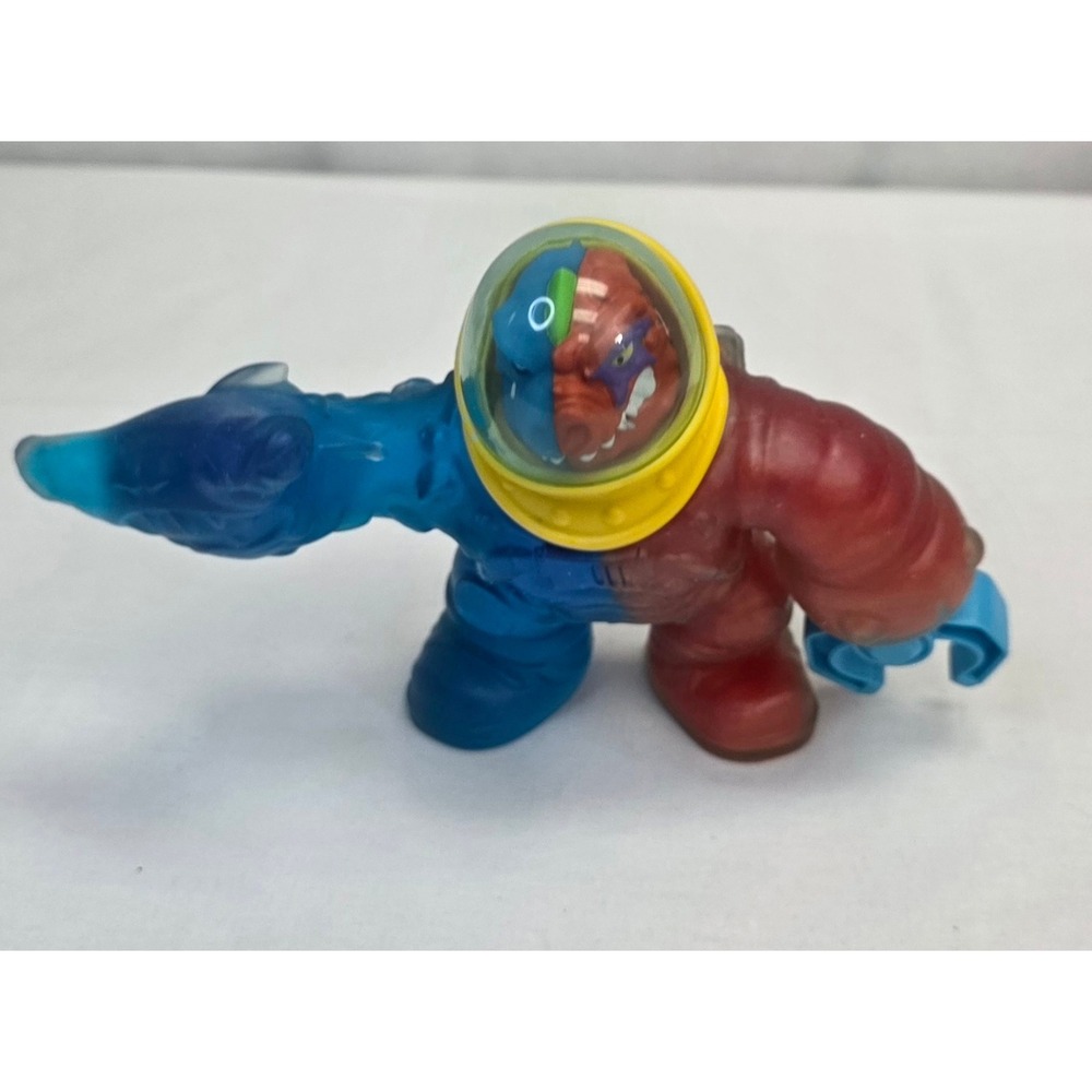 Heroes of Goo Jit Zu Galaxy Blast Double Goo Tyro Red Blue Action Figure